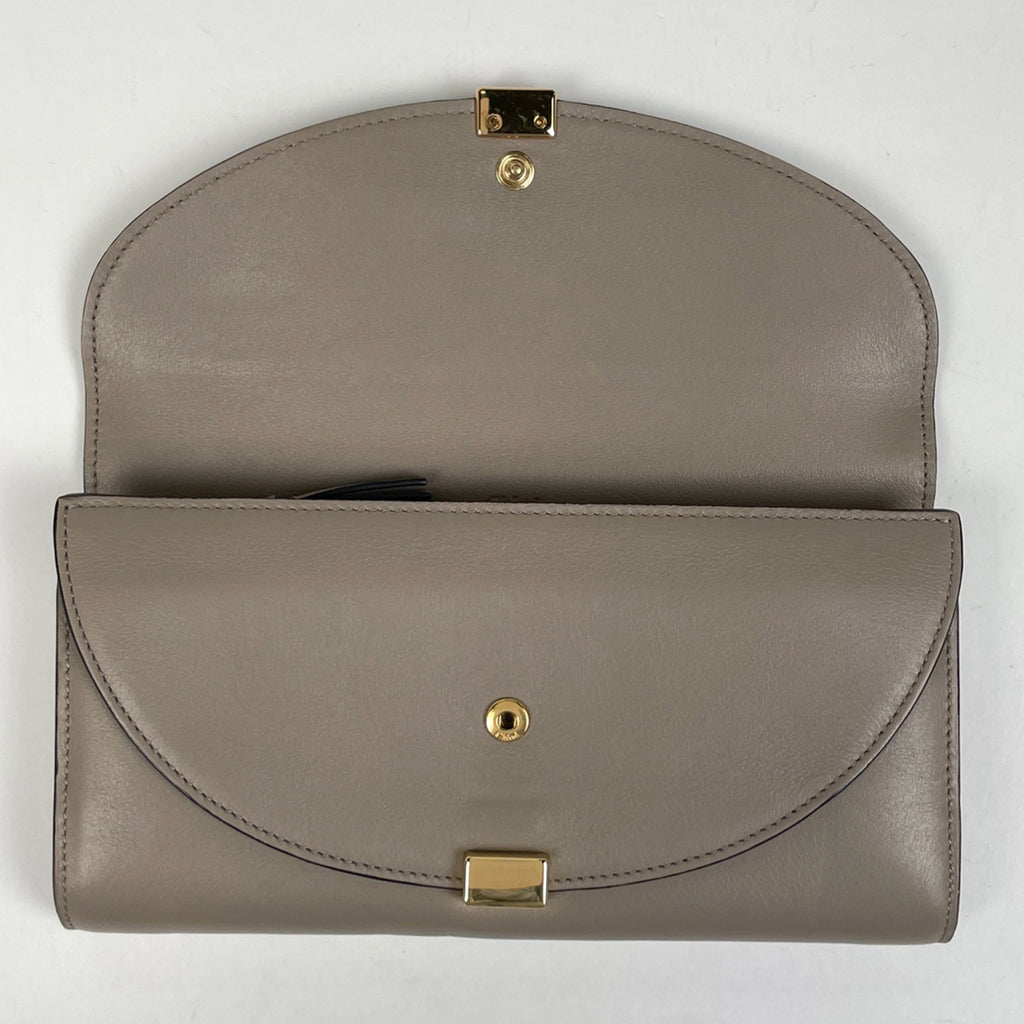 クロエ ジョージア 二つ折り 長財布 ロゴ ダブルフラップ 長財布 レザー グレージュ 3P0284 レディース 【中古】brbag