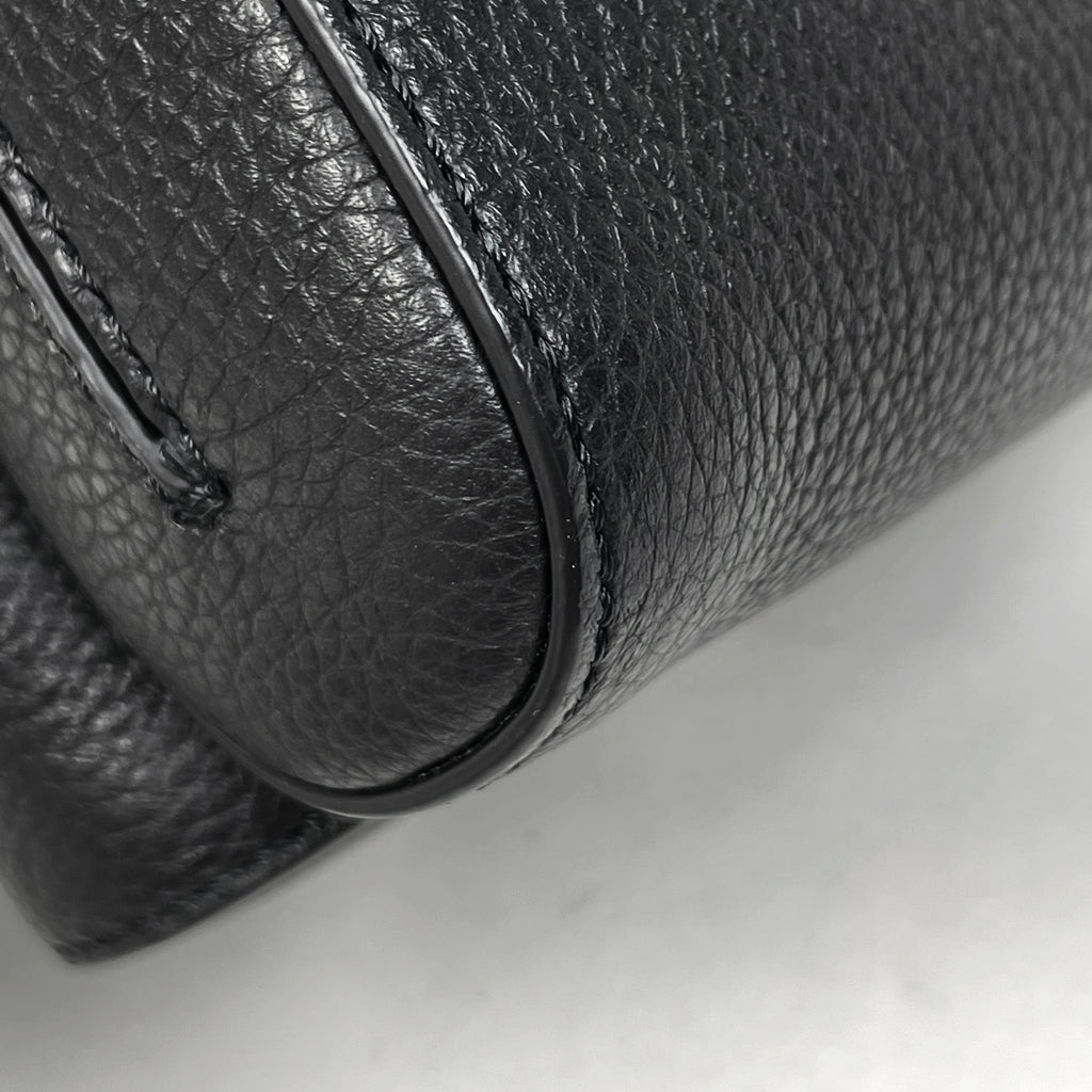 クリスチャンルブタン ロゴ ショルダーバッグ ベンチリポーター スパイク スタッズ ショルダーバッグ レザー ブラック レディース 【中古】brbag