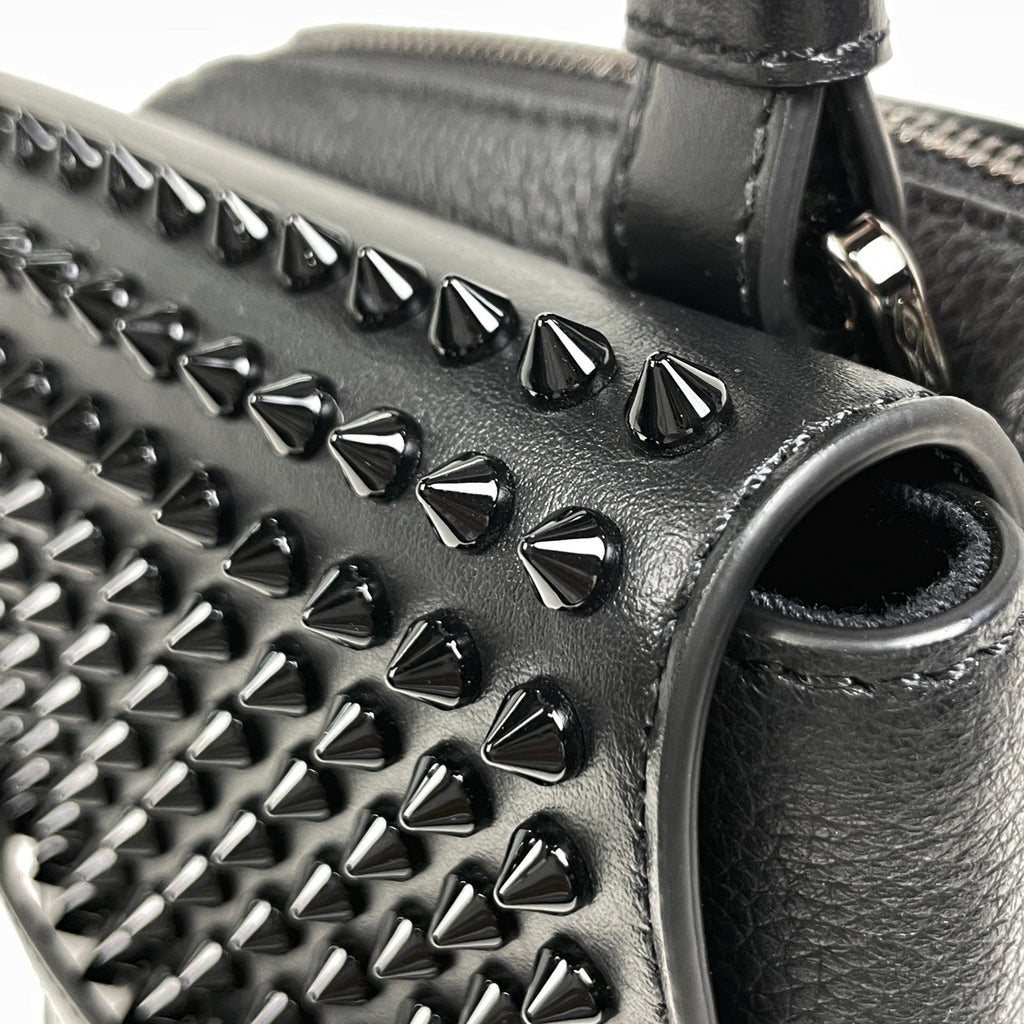 クリスチャンルブタン ロゴ ショルダーバッグ ベンチリポーター スパイク スタッズ ショルダーバッグ レザー ブラック レディース 【中古】brbag