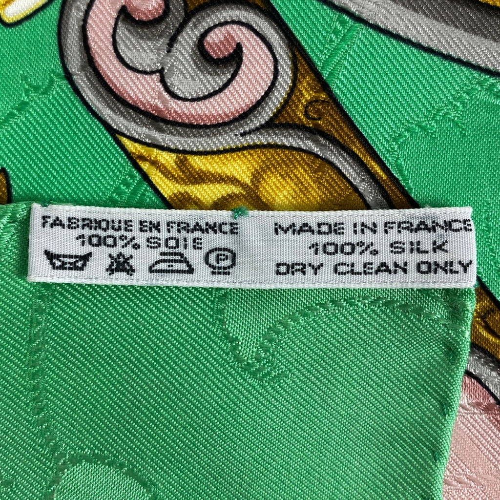 エルメス カレ 90 DAIMYO PRINCES DU SOLEIL LEVANT 大名 日出る国の皇子 家紋 スカーフ シルク グリーン マルチカラー レディース 【中古】brbag