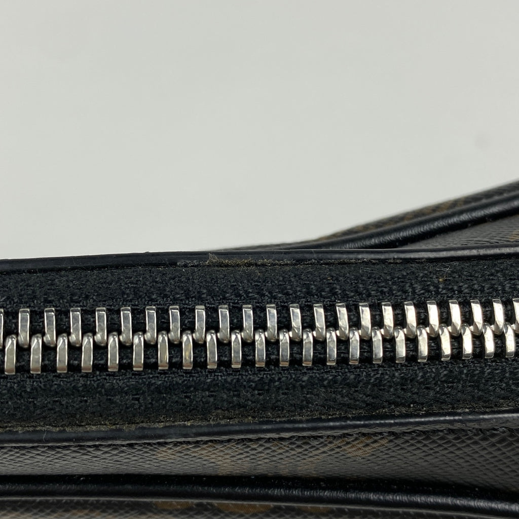 セリーヌ トリオンフ ショルダーバッグ 斜め掛け ロゴ ショルダーバッグ コーティングキャンバス ブラック レディース 【中古】brbag