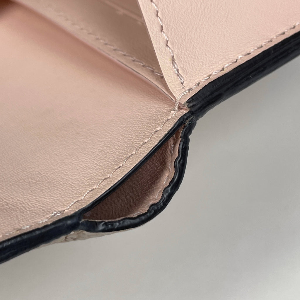 ルイ・ヴィトン ポルトフォイユ イリス コンパクト 札入れ 小銭入れ パンチング 二つ折り財布 モノグラムマヒナ マグノリア(ピンク) M62541 レディース 【中古】brbag