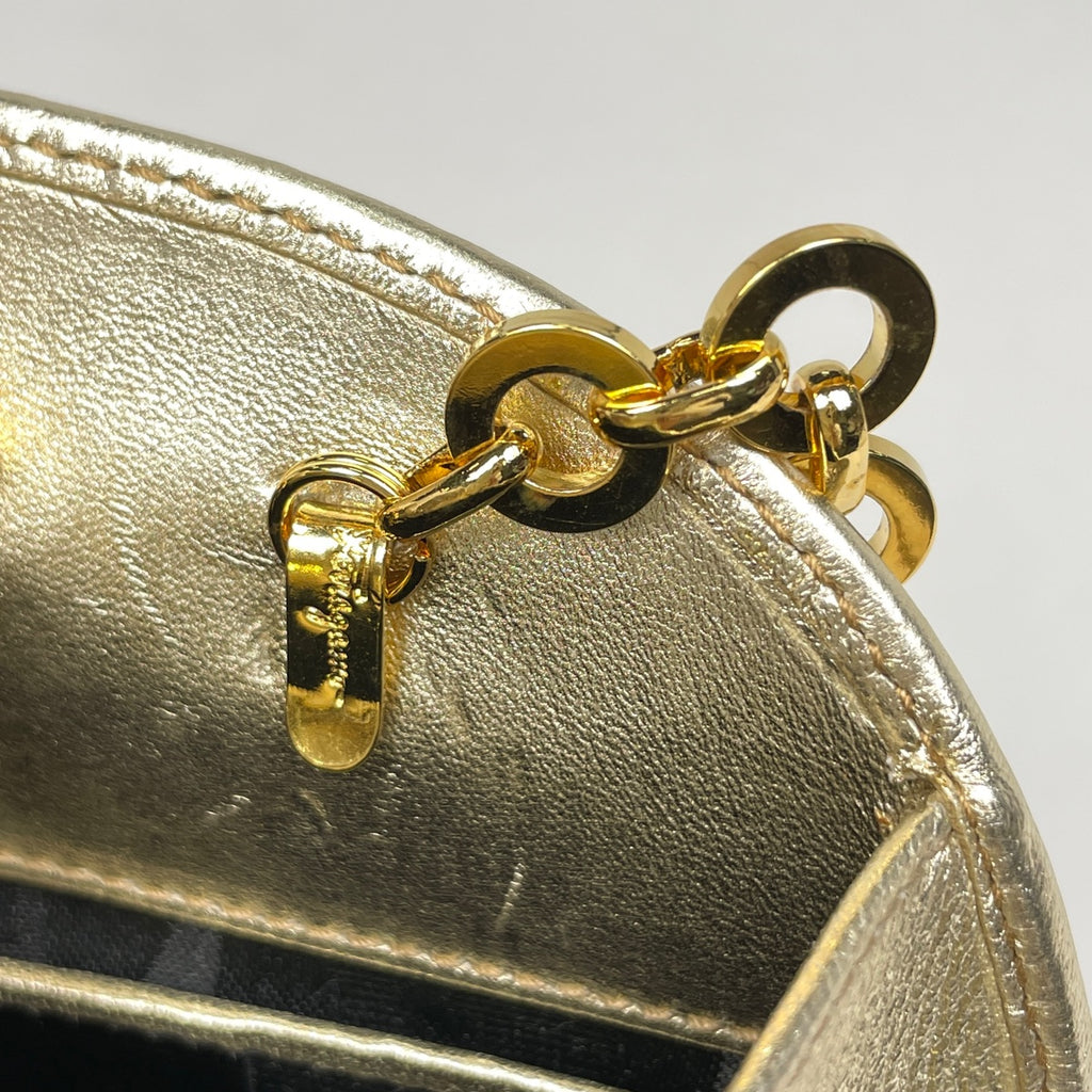 サルヴァトーレフェラガモ ガンチーニ チェーン ショルダーバッグ 2WAY ポーチ ショルダーバッグ レザー ゴールド レディース 【中古】brbag