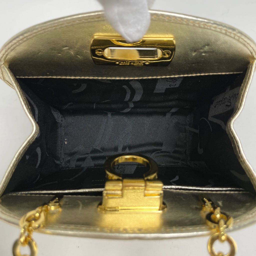 サルヴァトーレフェラガモ ガンチーニ チェーン ショルダーバッグ 2WAY ポーチ ショルダーバッグ レザー ゴールド レディース 【中古】brbag