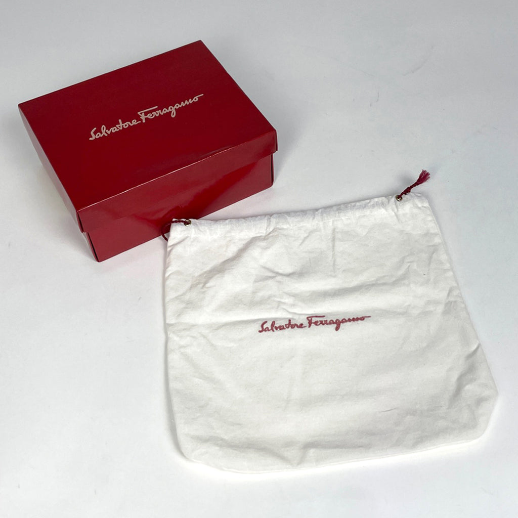 サルヴァトーレフェラガモ ガンチーニ チェーン ショルダーバッグ 2WAY ポーチ ショルダーバッグ レザー ゴールド レディース 【中古】brbag