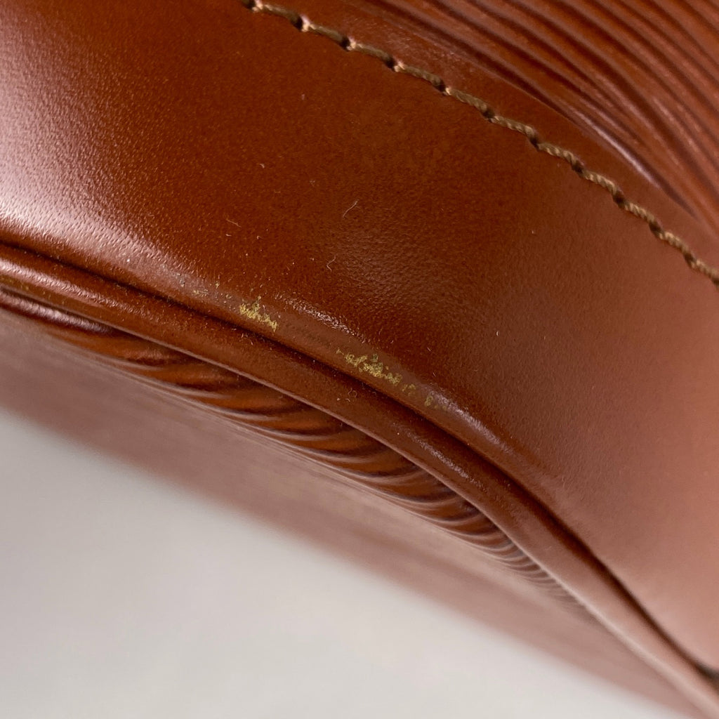 ルイ・ヴィトン アルマ ハンドバッグ エピ ジパングゴールド M52148 レディース 中古 brbag