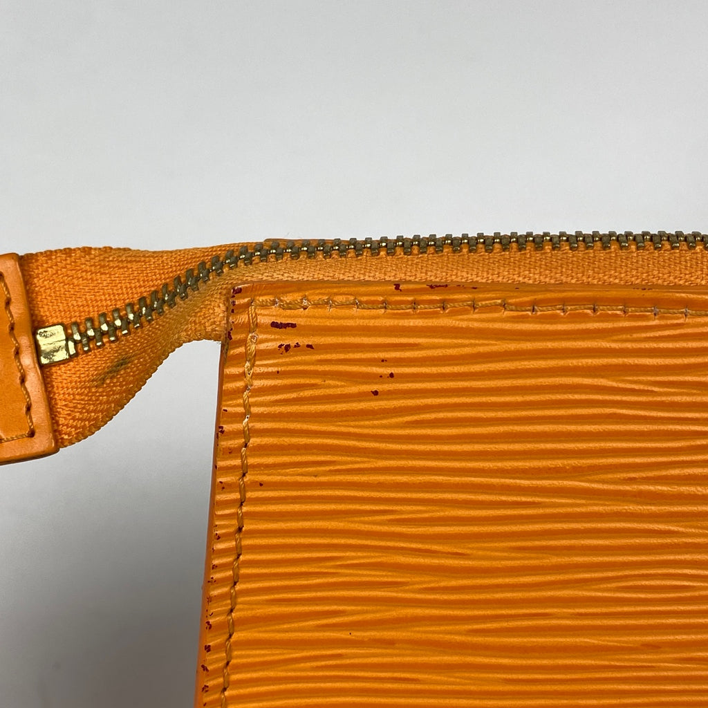 ルイ・ヴィトン ポシェット アクセソワール コスメポーチ メイクポーチ 小物入れ ハンドバッグ エピ マンダリン M5294H レディース 【中古】brbag