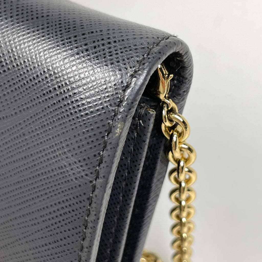 サルヴァトーレフェラガモ ヴァラリボン チェーン ウォレット ショルダーバッグ 二つ折り財布 レザー グレー レディース 【中古】brbag