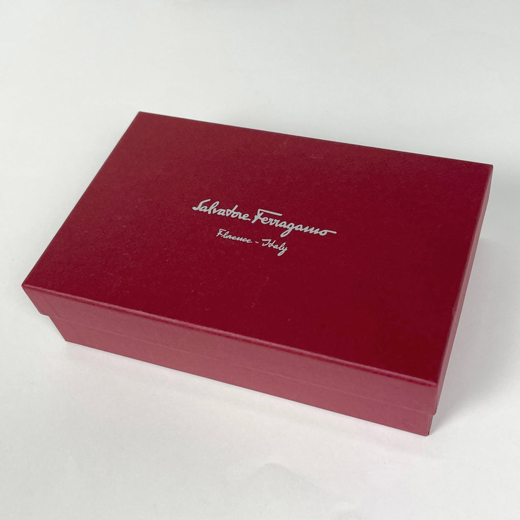 サルヴァトーレフェラガモ ヴァラリボン チェーン ウォレット ショルダーバッグ 二つ折り財布 レザー グレー レディース 【中古】brbag