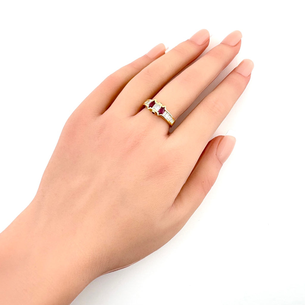 ルビー デザインリング YG イエローゴールド 指輪 メレダイヤ リング 12号 K18 ルビー ダイヤモンド レディース 【中古】nbjwl