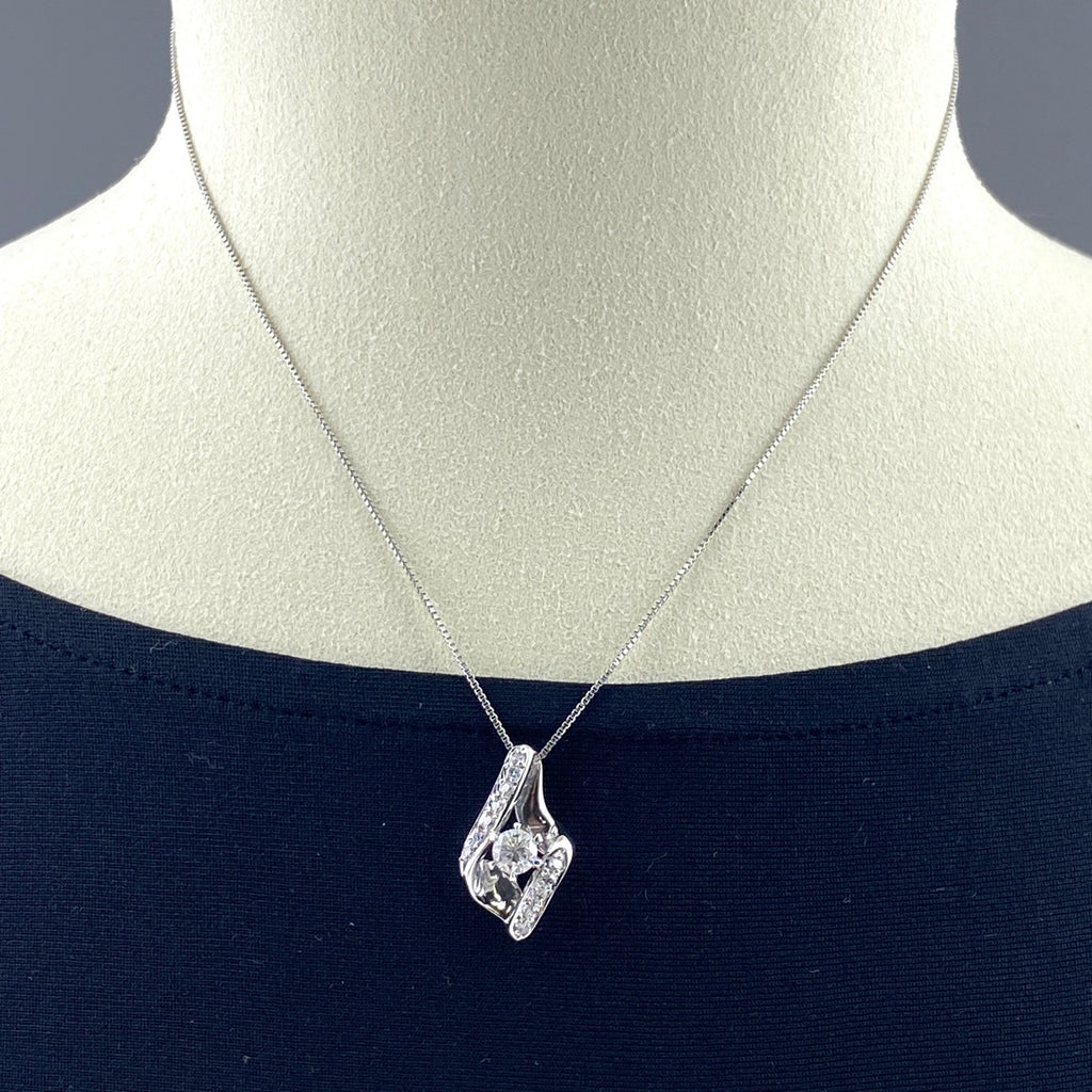 ダイヤモンド デザインネックレス プラチナ ペンダント メレダイヤ ネックレス Pt900 Pt850 ダイヤモンド レディース 【中古】nbjwl