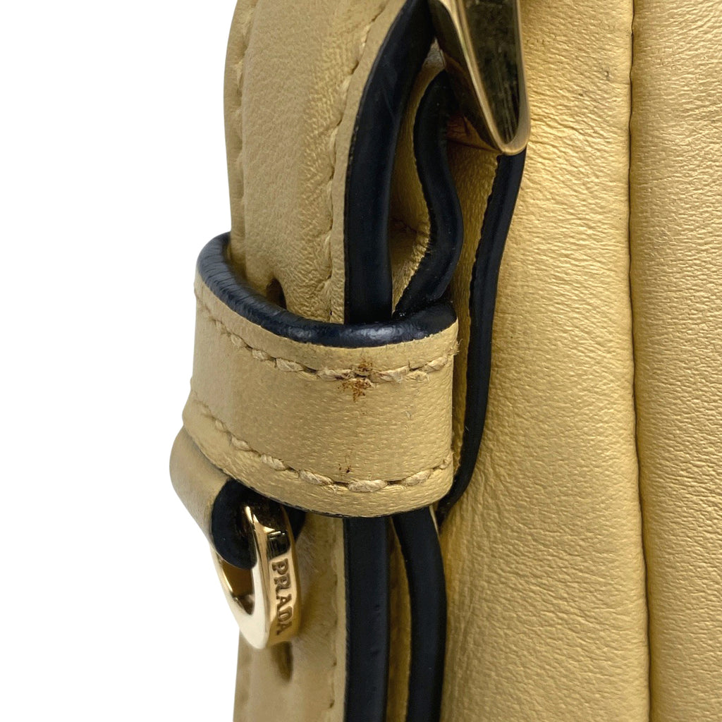 プラダ エメ ミディアム ショルダーバッグ ワンショルダー ショルダーバッグ レザー イエロー 1BC229 レディース 【中古】brbag