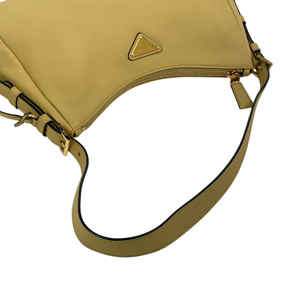 プラダ エメ ミディアム ショルダーバッグ ワンショルダー ショルダーバッグ レザー イエロー 1BC229 レディース 【中古】brbag