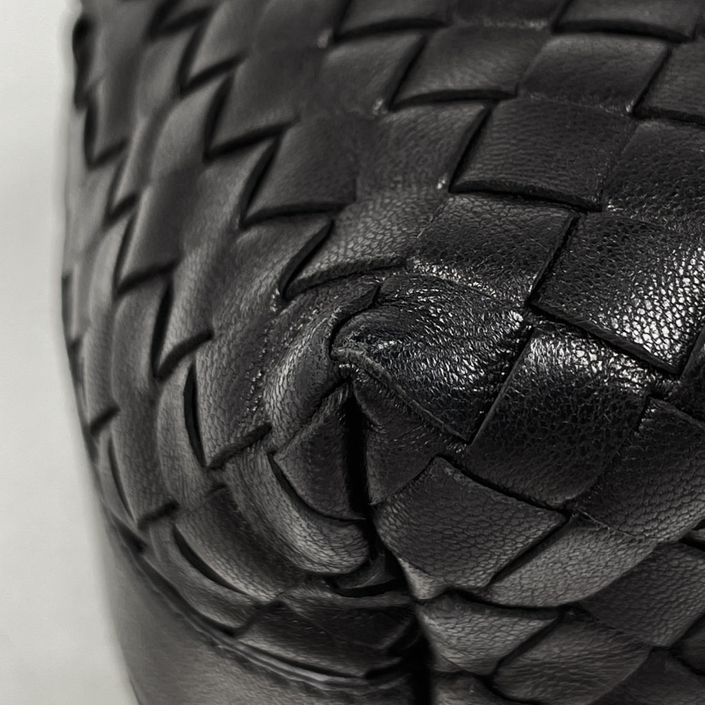 ボッテガヴェネタ イントレチャート ハンドバッグ ワンショルダー ポーチ ハンドバッグ レザー ブラック 114087 レディース 【中古】brbag