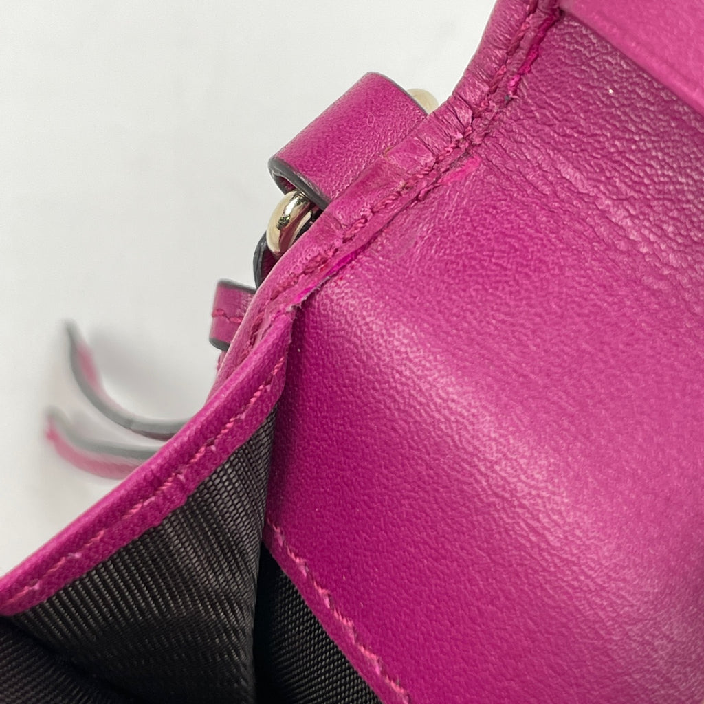 グッチ マイクロ グッチシマ 二つ折り カードケース GG柄 名刺入れ カードケース シマレザー ピンク 323401 レディース 【中古】brbag