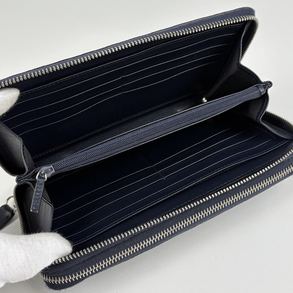 グッチ マイクログッチシマ トラベル ドキュメントケース ラウンドファスナー シグネチャー 長財布 シマレザー ネイビー 449246 レディース 【中古】brbag