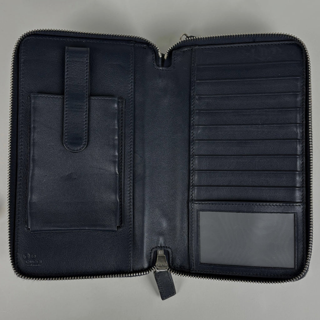 グッチ マイクログッチシマ トラベル ドキュメントケース ラウンドファスナー シグネチャー 長財布 シマレザー ネイビー 449246 レディース 【中古】brbag