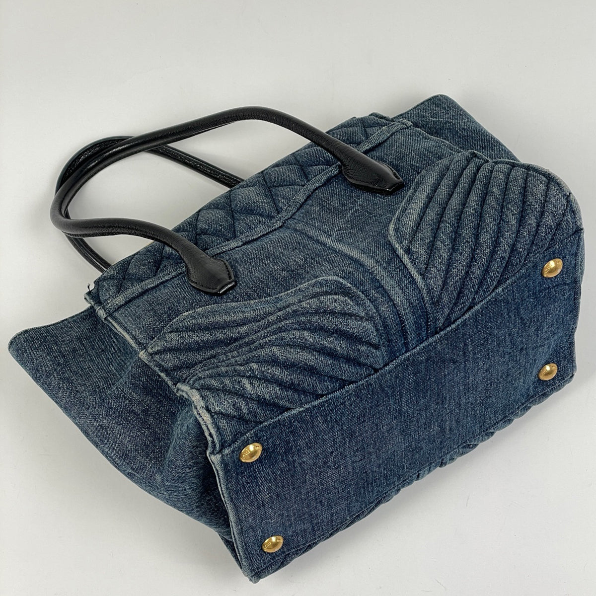 【極美品】ミュウミュウ　ハンドバッグ　マテラッセ　2way デニム　ブルー miu ミュウミュウ MIUMIU 2way ハンド バッグ マテラッセ デニム