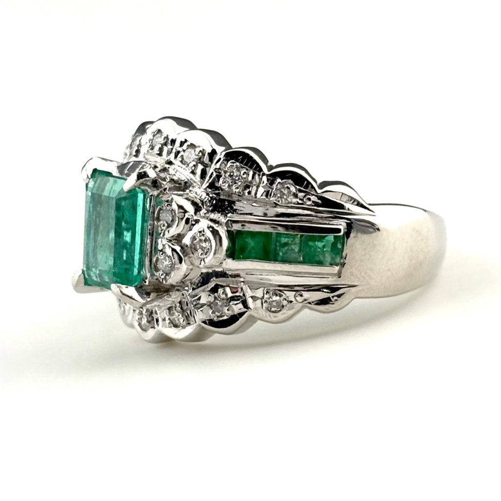 エメラルド デザインリング プラチナ 指輪 メレダイヤ リング 12号 Pt900 エメラルド ダイヤモンド レディース 【中古】nbjwl