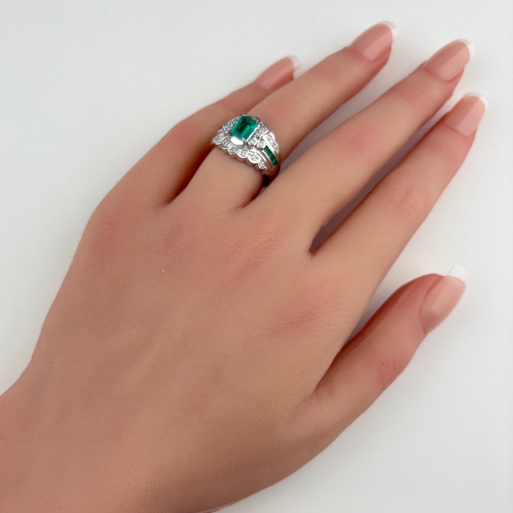 エメラルド デザインリング プラチナ 指輪 メレダイヤ リング 12号 Pt900 エメラルド ダイヤモンド レディース 【中古】nbjwl