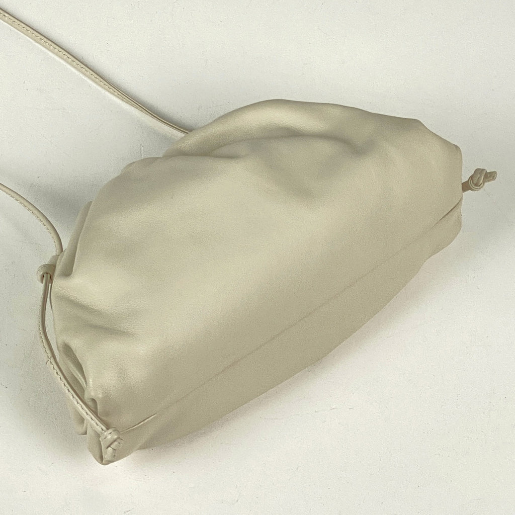 ボッテガヴェネタ ミニ ザ ポーチ ショルダーバッグ がま口 ショルダーバッグ レザー アイボリー 58582 レディース 【中古】brbag