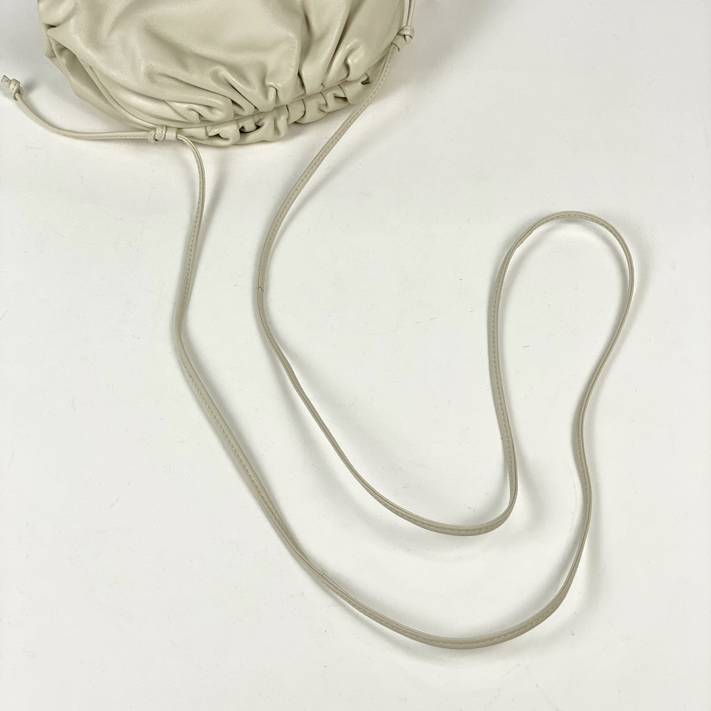 ボッテガヴェネタ ミニ ザ ポーチ ショルダーバッグ がま口 ショルダーバッグ レザー アイボリー 58582 レディース 【中古】brbag