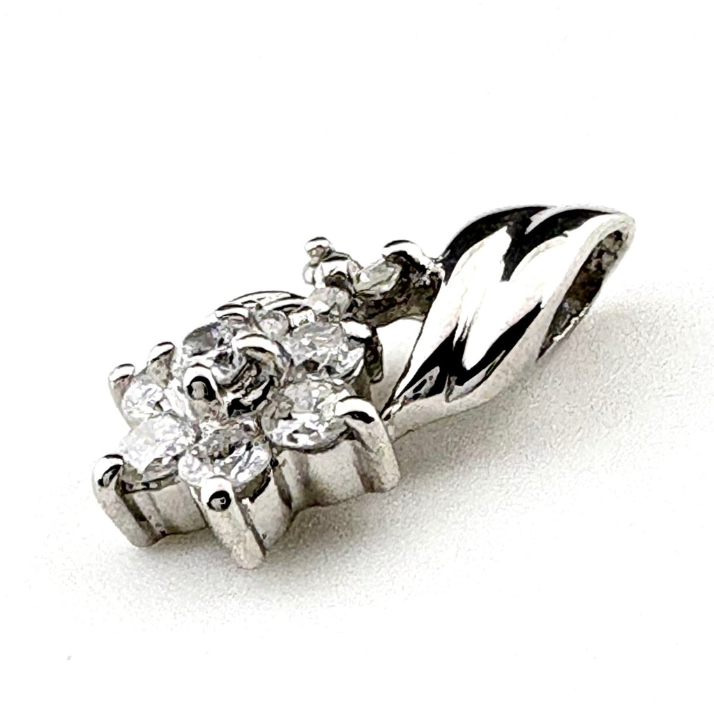 フラワーモチーフ ペンダントトップ プラチナ メレダイヤ 花 ペンダントトップ Pt900 ダイヤモンド レディース 【中古】nbjwl