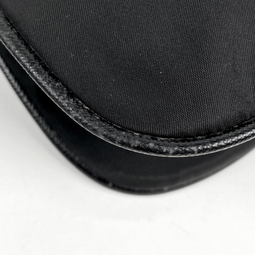 プラダ ロゴプレート ショルダーバッグ 斜め掛け ショルダーバッグ テスートナイロン ネロ(ブラック) VA0563 レディース 【中古】brbag