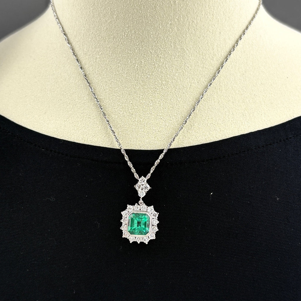 エメラルド デザインネックレス プラチナ ペンダント ダイヤモンド ネックレス Pt900 Pt850 エメラルド レディース 【中古】nbjwl