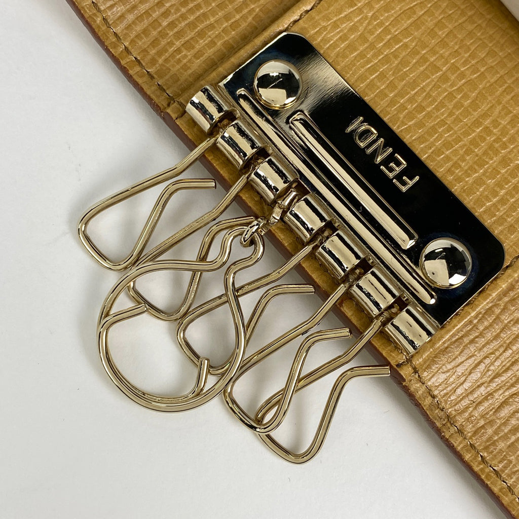 フェンディ ズッカ柄 6連 キーケース キーフック 鍵入れ キーケース コーティングキャンバス ゴールド 8AP079 レディース 【中古】brbag