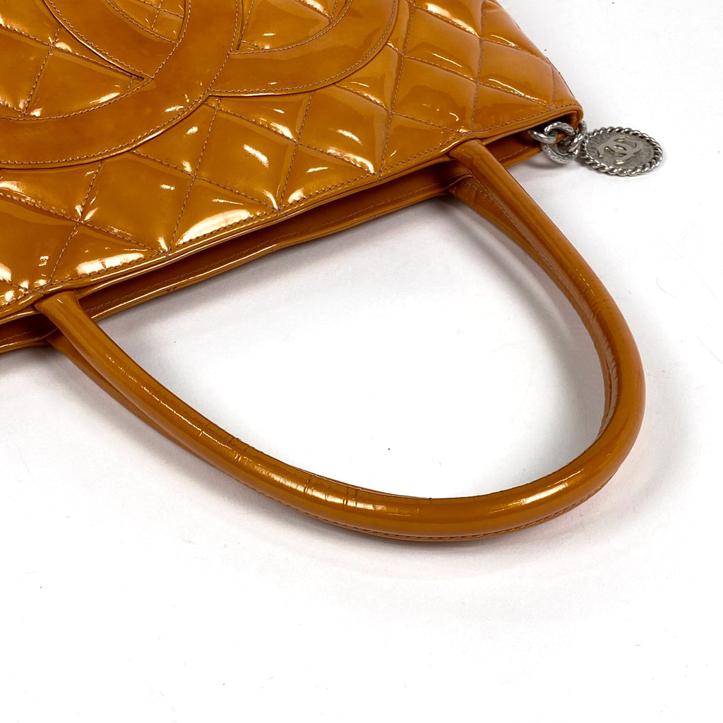 シャネル 復刻トート ハンドバッグ ココマーク エナメル トートバッグ レザー オレンジ A01804 レディース 【中古】brbag