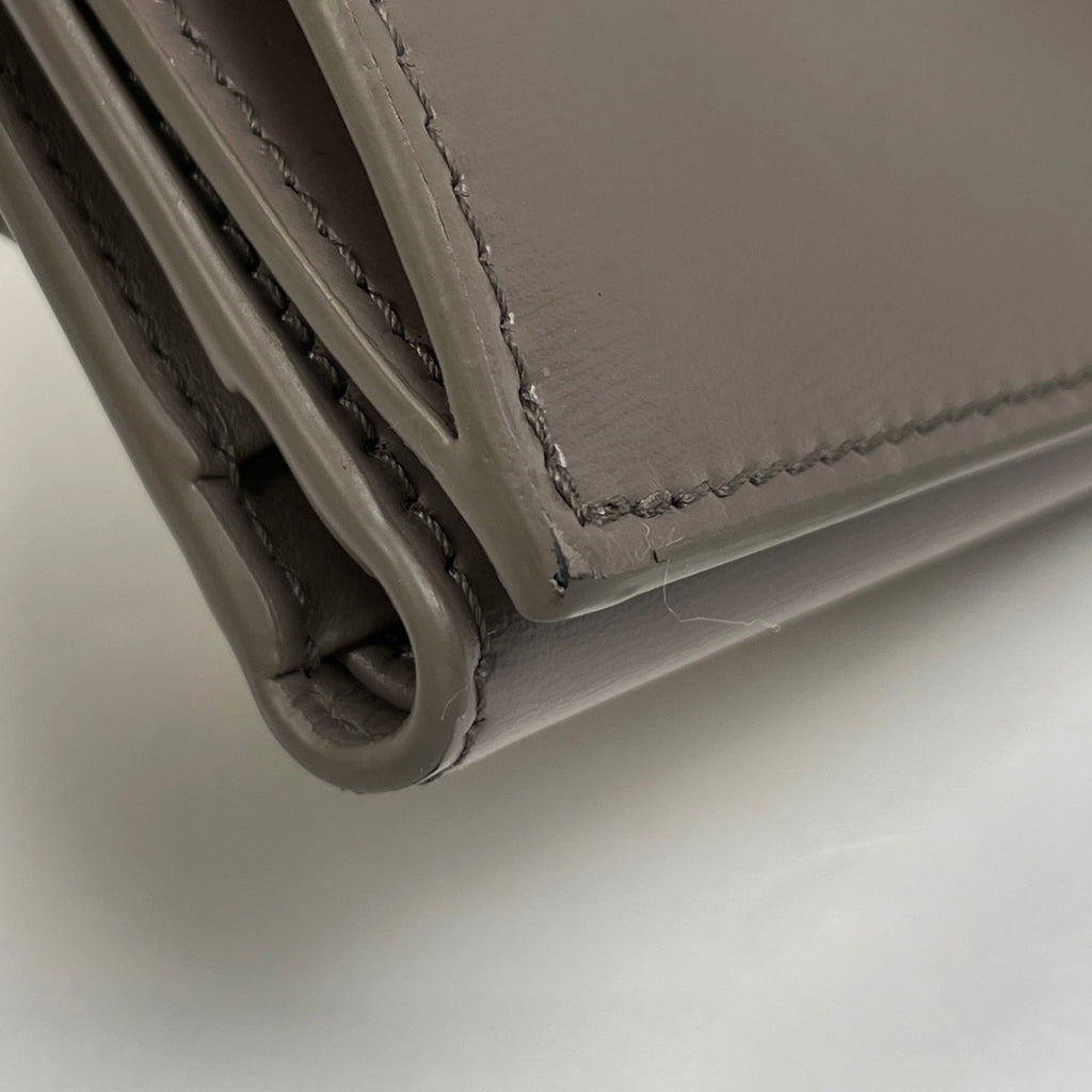 セリーヌ トリオンフ 三つ折り財布 ミニ コインケース付き 三つ折り財布 レザー グレージュ レディース 【中古】brbag