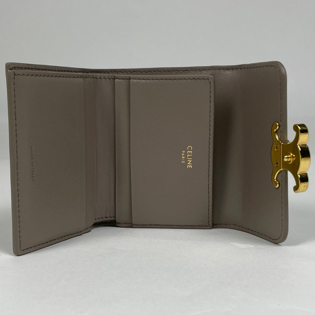 セリーヌ トリオンフ 三つ折り財布 ミニ コインケース付き 三つ折り財布 レザー グレージュ レディース 【中古】brbag