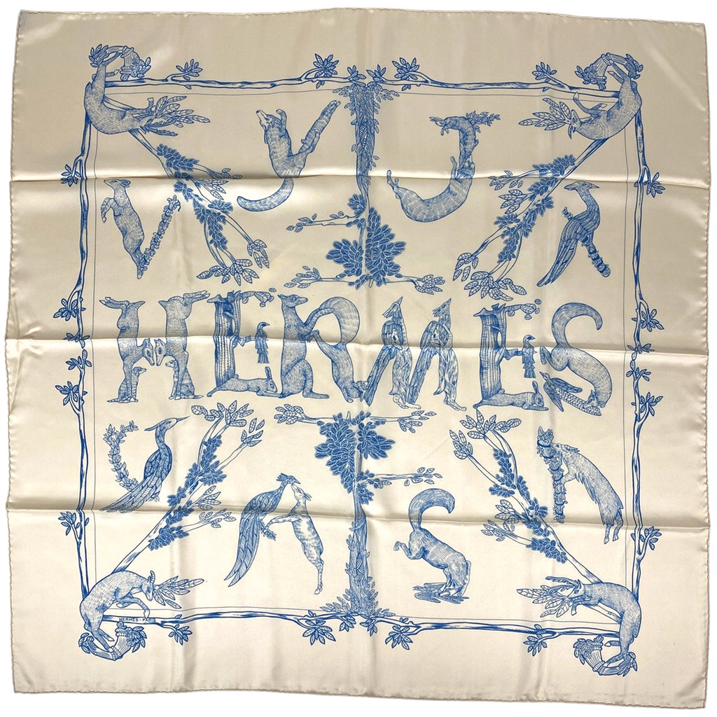 エルメス カレ90 アニマル柄 森の動物 アルファベット スカーフ シルク ベージュ ブルー レディース 【中古】brbag