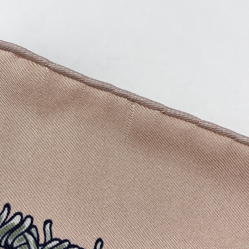 エルメス カレ90 Traineaux et glifsades ソリとスケート スカーフ スカーフ シルク ピンクベージュ マルチカラー レディース 【中古】brbag