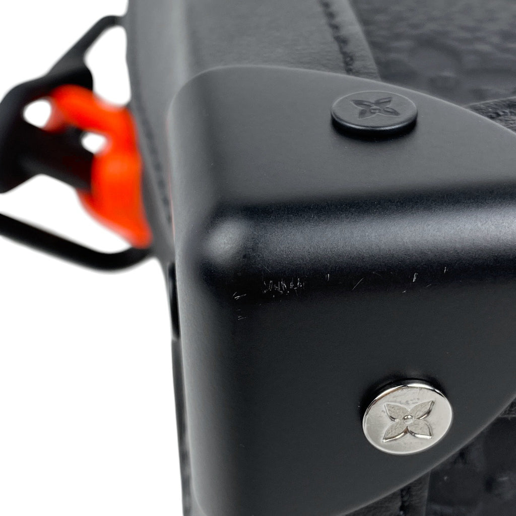 ルイ・ヴィトン ソフトトランク チェーン モノグラム 斜め掛け ショルダーバッグ トリヨン ノワール M53288 メンズ 【中古】brbag