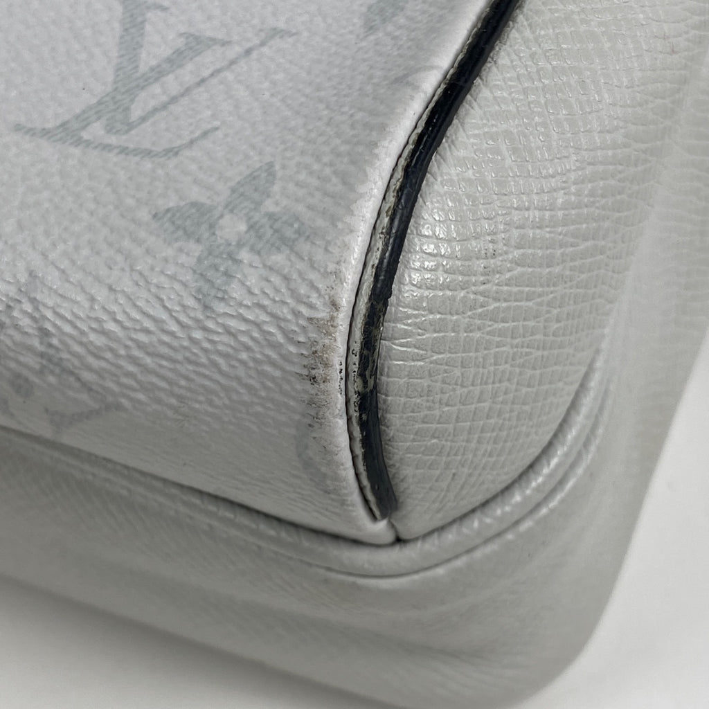 ルイ・ヴィトン アウトドア メッセンジャー PM 斜め掛け レディース ショルダーバッグ タイガラマ アンタークティカ(ホワイト) M30243 メンズ 【中古】brbag