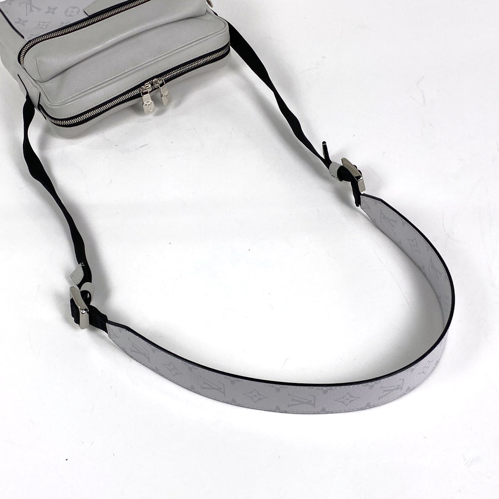 ルイ・ヴィトン アウトドア メッセンジャー PM 斜め掛け レディース ショルダーバッグ タイガラマ アンタークティカ(ホワイト) M30243 メンズ 【中古】brbag