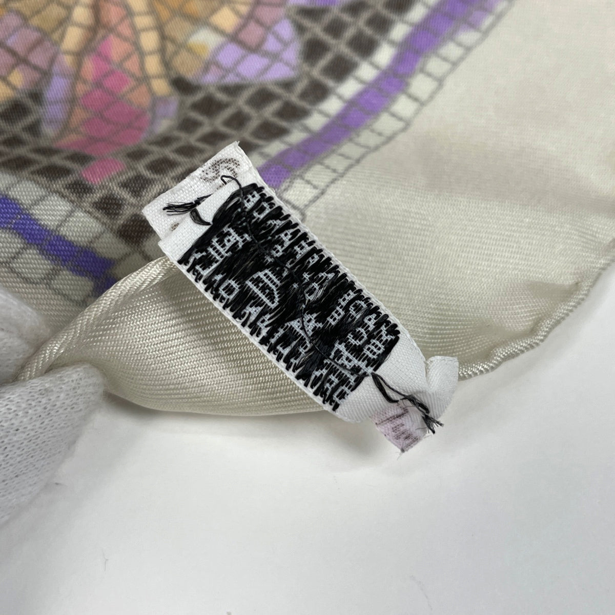 本日限定価格　新品　エルメス　カレ90 モザイク柄　PAVEMENT スカーフ 楽天市場】エルメス カレ90・PAVEMENT・2003AW ペイヴメント モザイク