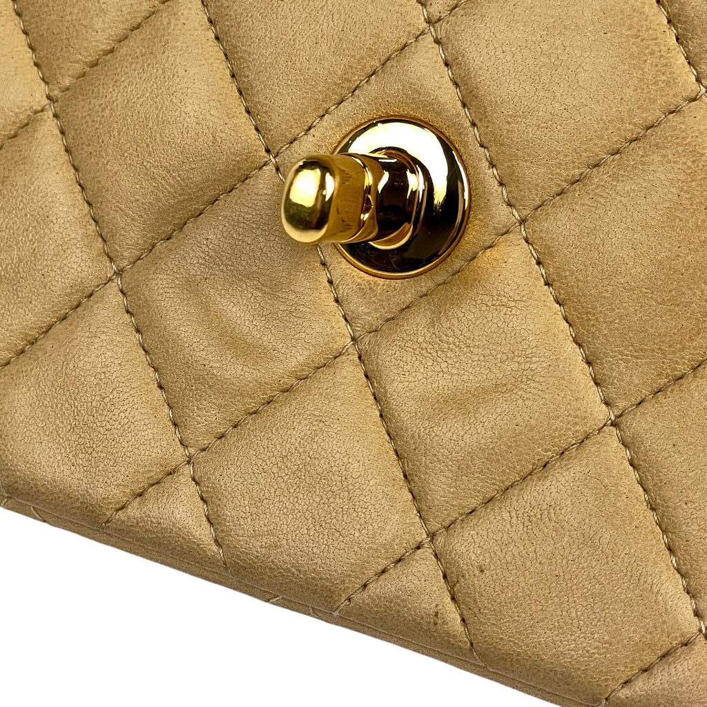 シャネル マトラッセ Wフラップ チェーン ショルダーバッグ ココマーク ショルダーバッグ レザー ベージュ A01113 レディース 【中古】brbag