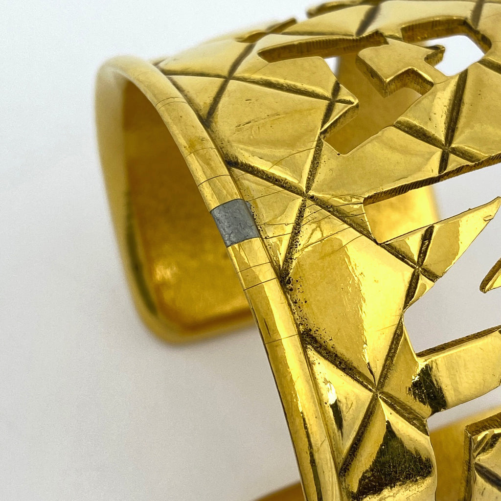 シャネル ロゴ バングル マトラッセ 腕輪 バングル GP ゴールド レディース 【中古】bracc