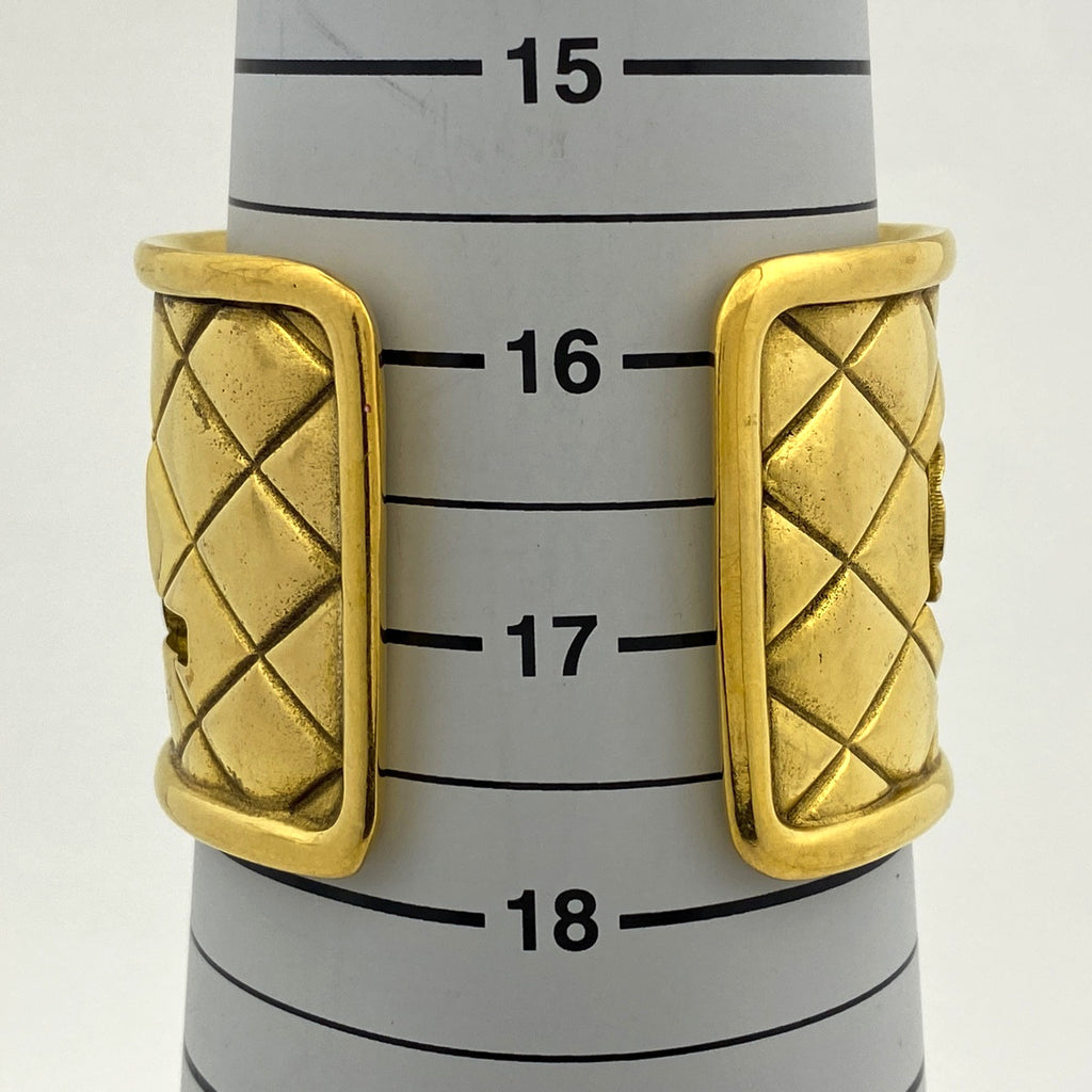 シャネル ロゴ バングル マトラッセ 腕輪 バングル GP ゴールド レディース 【中古】bracc