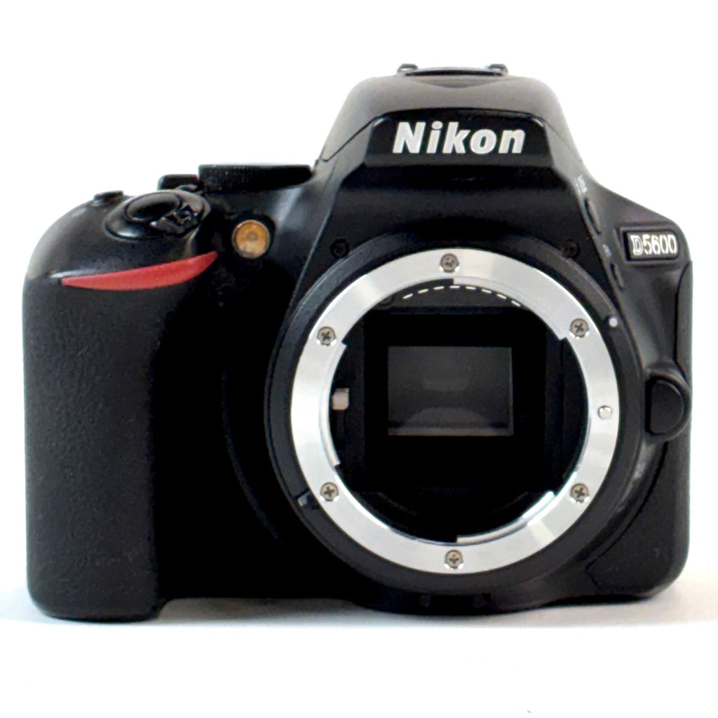 ニコン Nikon D5600 ボディ デジタル 一眼レフカメラ 【中古】cambb