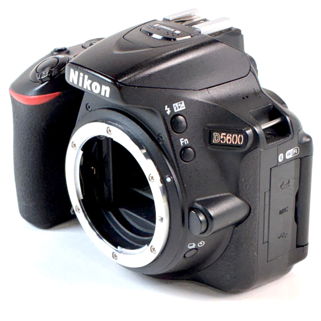 ニコン Nikon D5600 ボディ デジタル 一眼レフカメラ 【中古】cambb