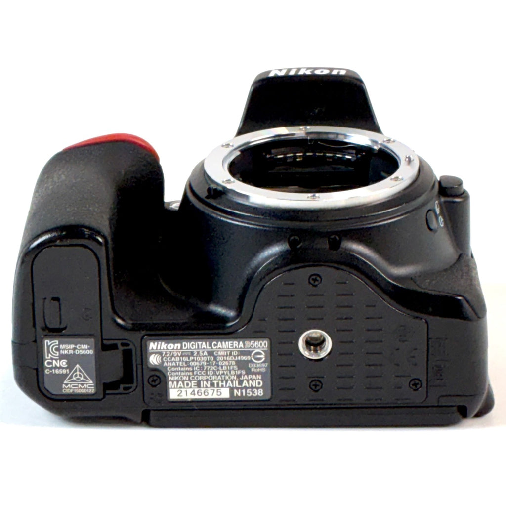 ニコン Nikon D5600 ボディ デジタル 一眼レフカメラ 【中古】cambb