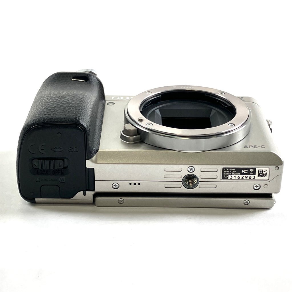 SONY α6000 パワーズームレンズセット 専用ボディーケース付き　ホワイト バイセル公式】ソニー SONY α6000 パワーズームレンズキット ILCE