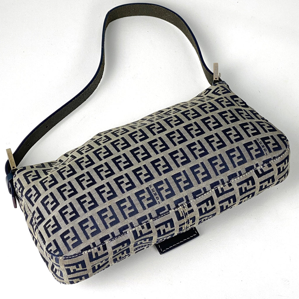 フェンディ ズッカ柄 マンマバゲット ハンドバッグ ワンショルダー 肩掛け ショルダーバッグ キャンバス ネイビー 26424 レディース 【中古】brbag