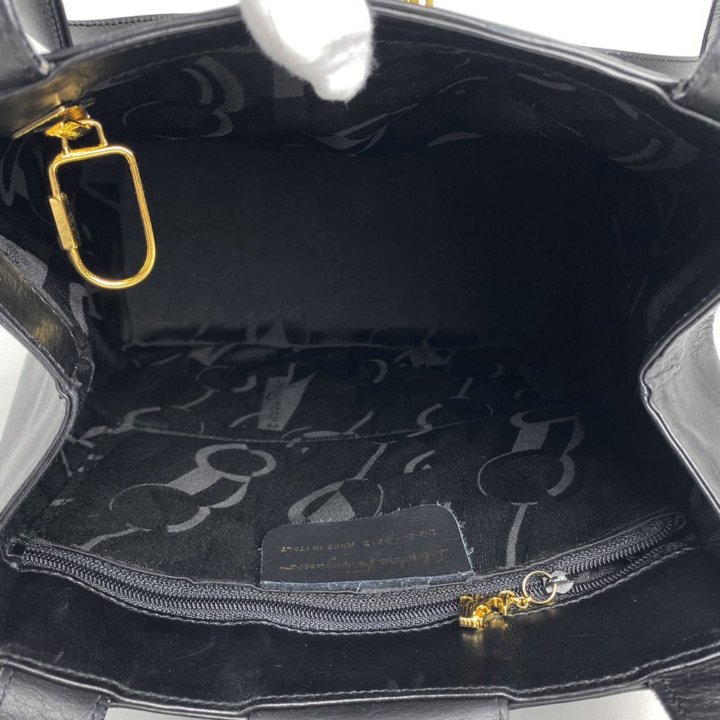 サルヴァトーレフェラガモ ロゴ ショルダーバッグ 肩掛け ショルダーバッグ レザー ブラック レディース 【中古】brbag