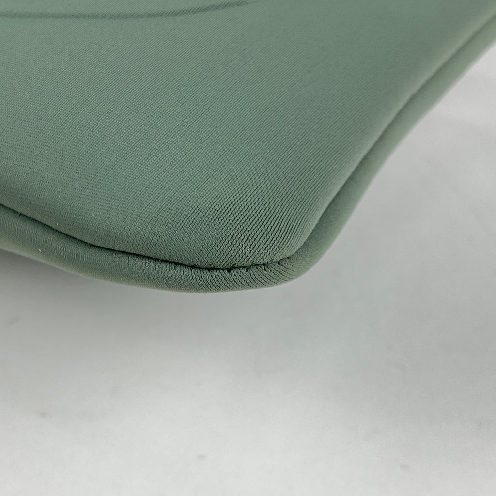 エルメス ネオバン タラサ MM クラッチバッグ 化粧ポーチ ナイロン グリーン レディース 【中古】brbag