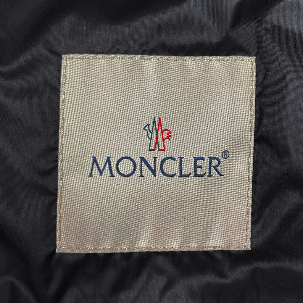 モンクレール Raie ショートダウンジャケット ライエ スリムフィット アウター ダウンジャケット ブラック レディース 【中古】brapp